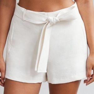 White Wilfred Tie-Front Jallade Shorts US4 from Aritzia
